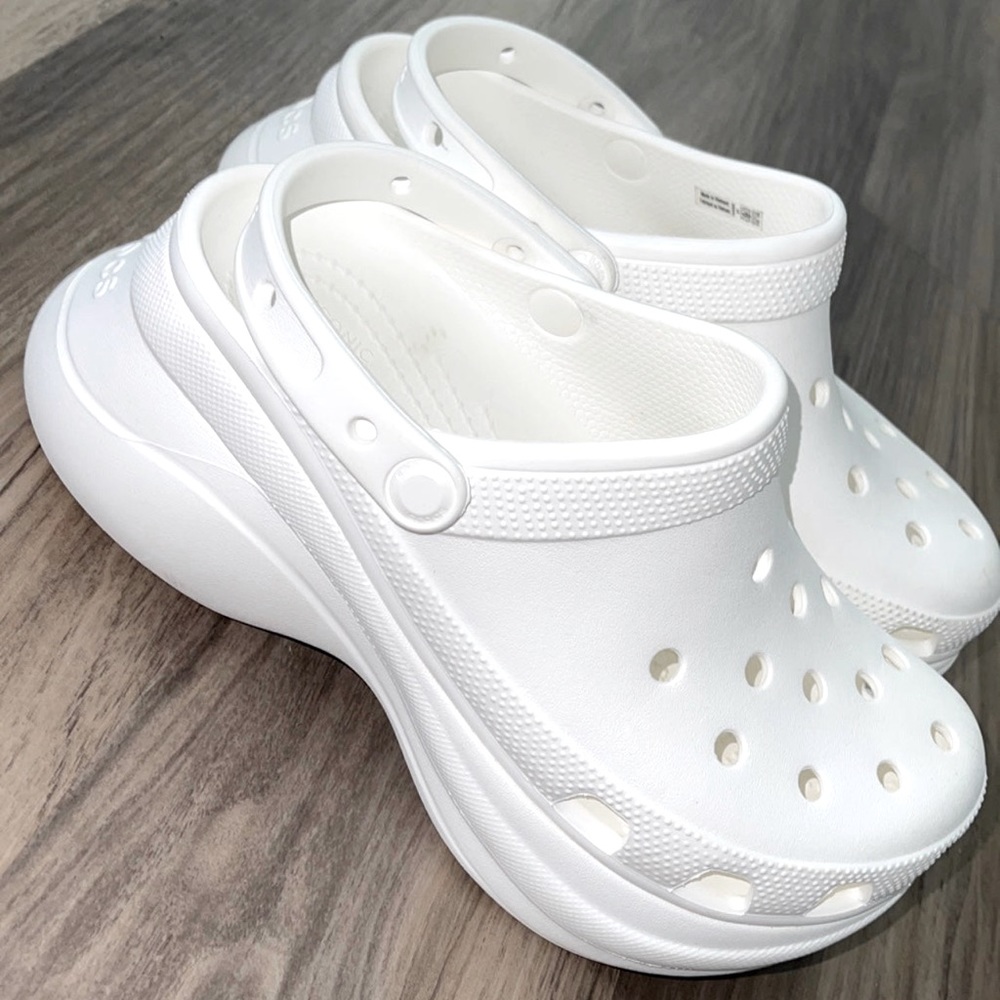 Bae Clog Platform Crocs